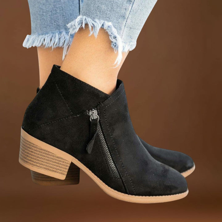 Daya - Széles sarkú velúr csizma