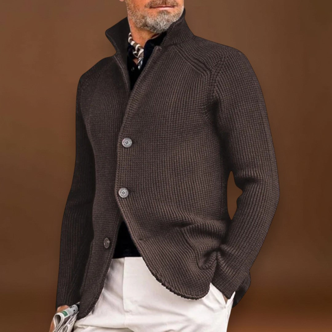 Nagyó - Klasszikus Gombos Kötött Kardigán