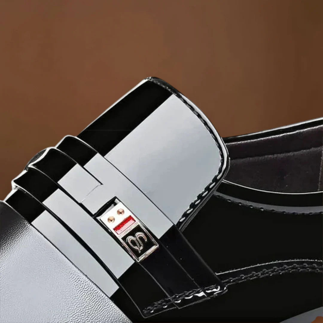 Besenyő – Tartós Kialakítás Kevert Anyagból és Párnázott Talppal