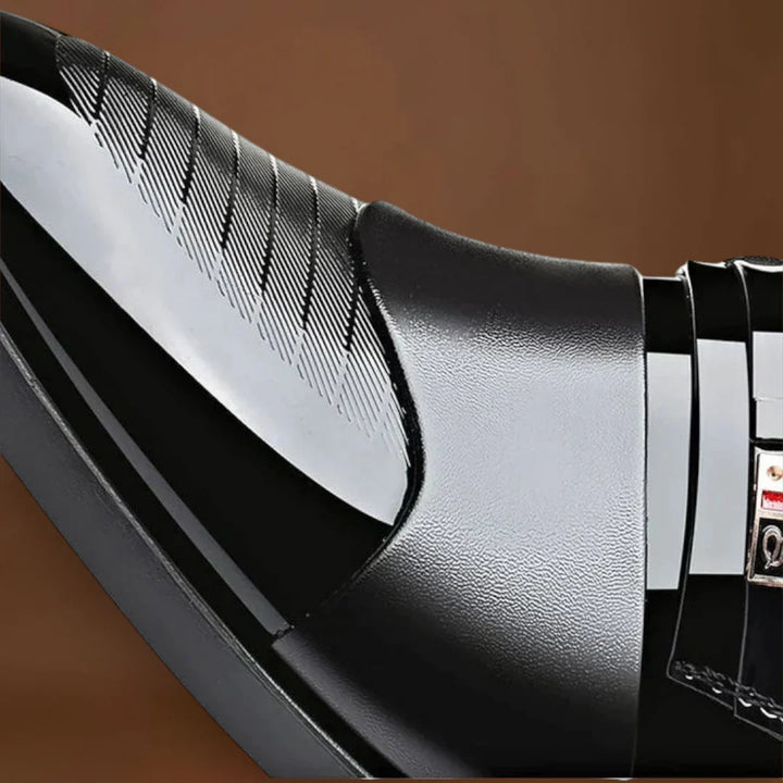 Besenyő – Tartós Kialakítás Kevert Anyagból és Párnázott Talppal