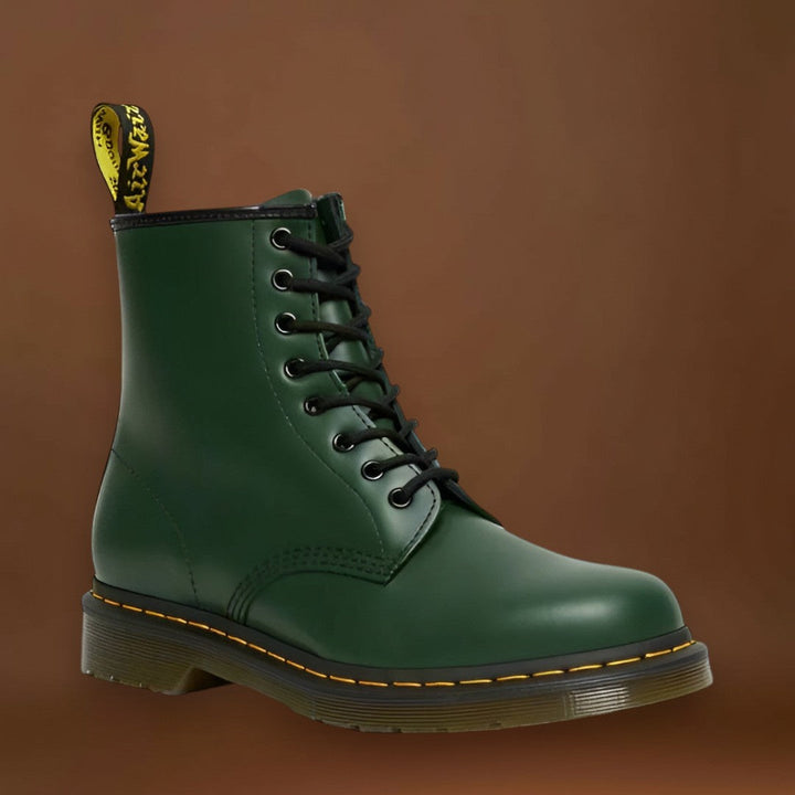 Gyutács - Elegáns csizmák fűzővel