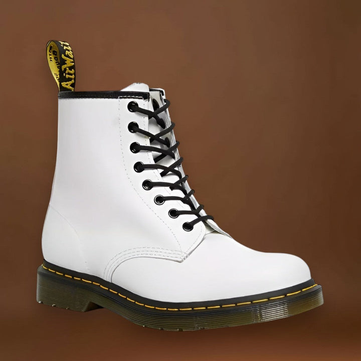 Gyutács - Elegáns csizmák fűzővel