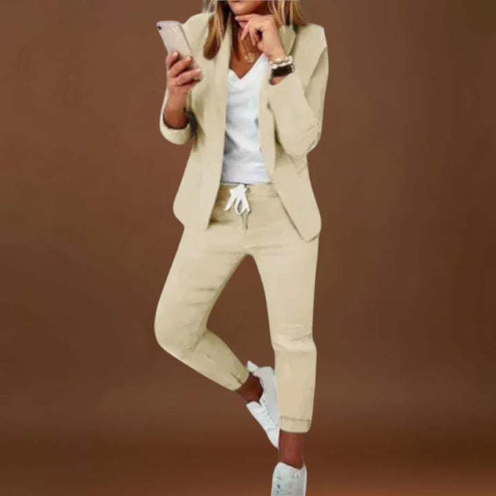 Izlína - Elegáns és kényelmes blézer.