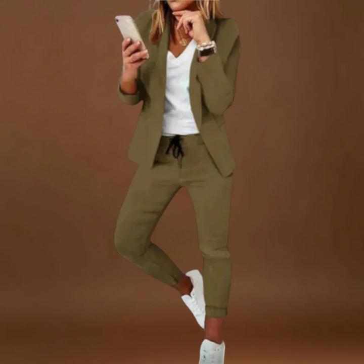 Izlína - Elegáns és kényelmes blézer.