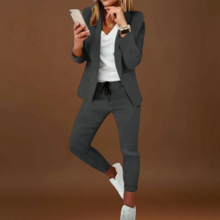 Izlína - Elegáns és kényelmes blézer.