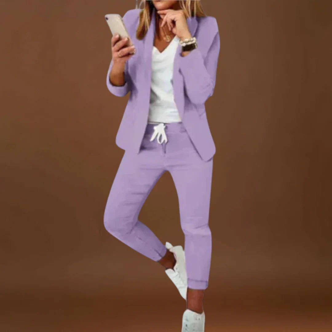 Izlína - Elegáns és kényelmes blézer.