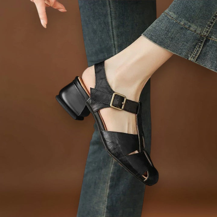 Hógolyó - Elegáns bőr szandálok