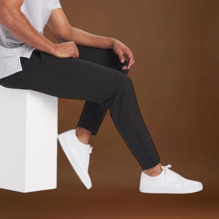 Bán – Rugalmas Kevert Anyag Slim Szabással és Rugalmas Formával