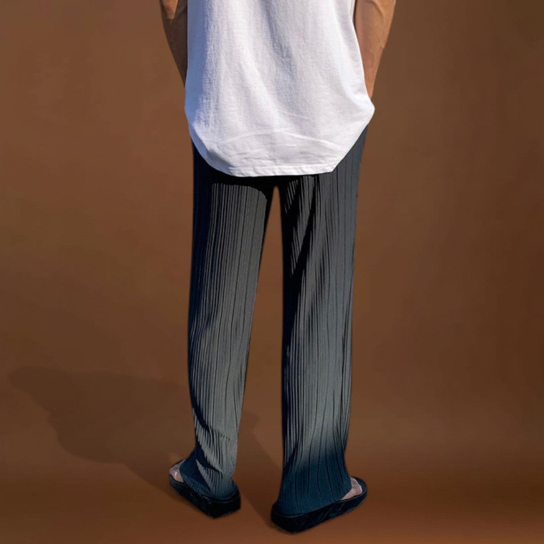 Barót - Plisszírozott Elülső Rész és Lazább Kivágás a Könnyű Mozgásért