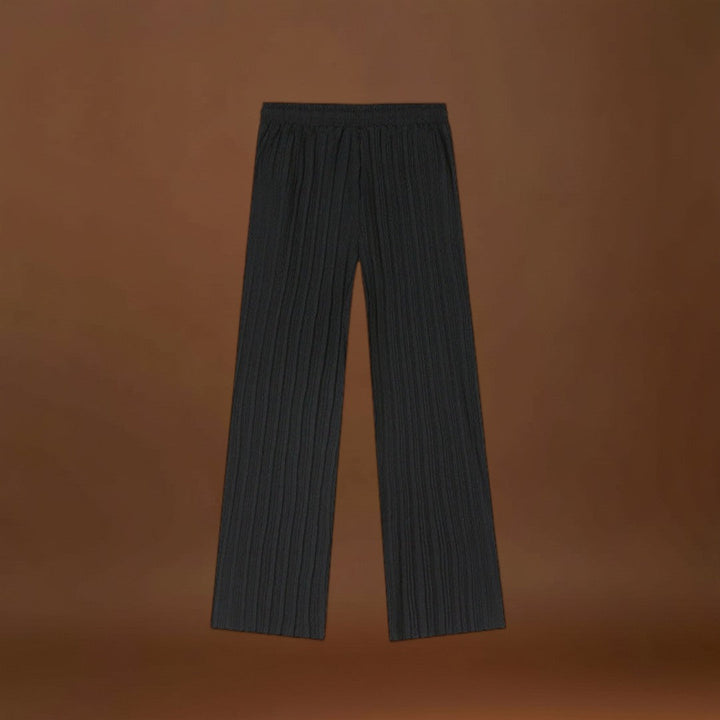 Barót - Plisszírozott Elülső Rész és Lazább Kivágás a Könnyű Mozgásért