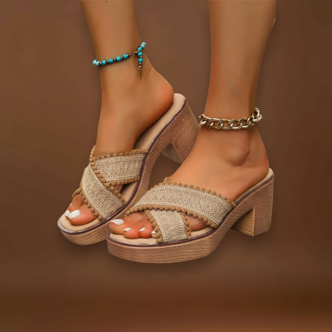 Felina-Réka - Vastag sarkú cipők keresztpántokkal