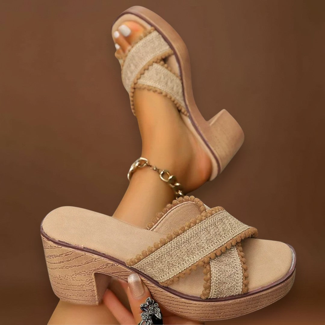 Felina-Réka - Vastag sarkú cipők keresztpántokkal