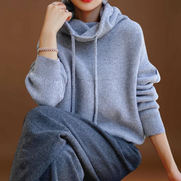 Dzsenifer  - Kényelmes Kapucnis Pulóver