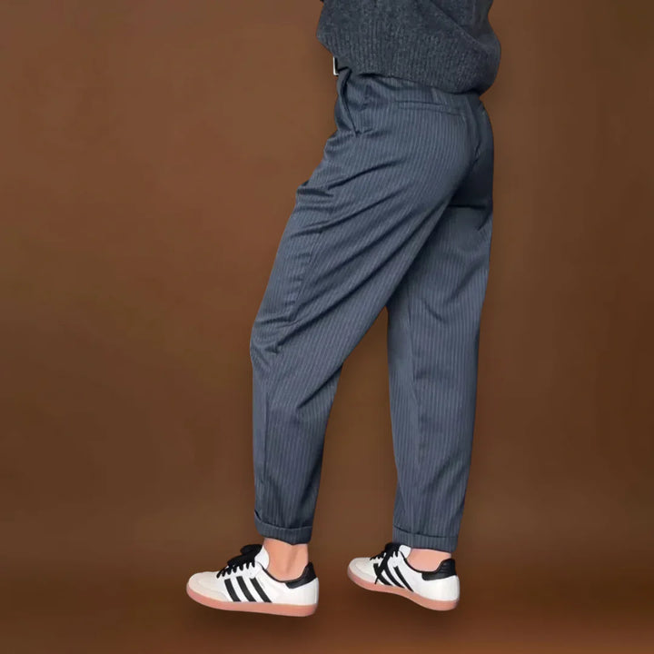 Eszmeralda - ELEGÁNS, ALAKFORMÁLÓ NADRÁG CSÍKOKKAL